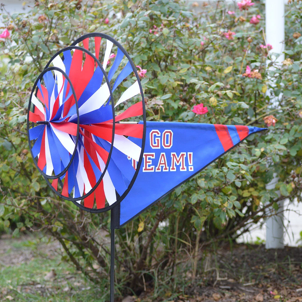WindGarden WindGarden Triple Spinner - Blue/Red 2 WindGarden WindGarden Triple Spinner - Blue/Red